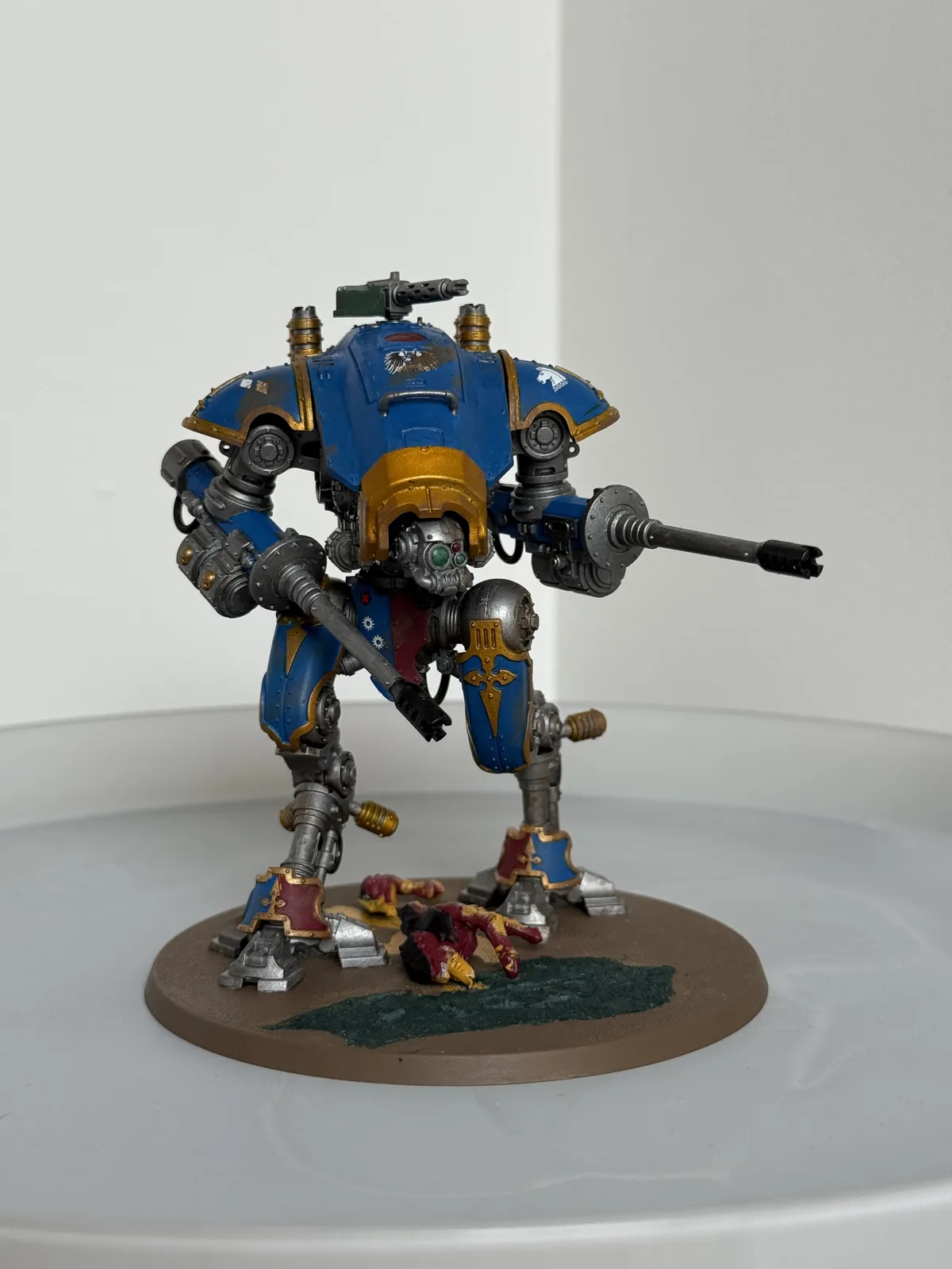 Commissioned Imperial Knight in blue and gold, side profile on scenic base